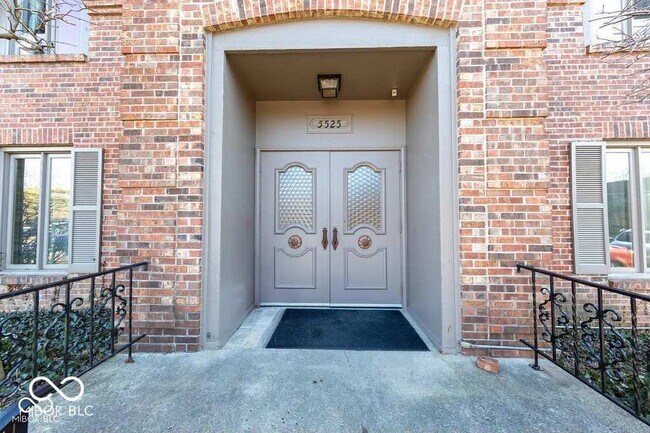 5525 Roxbury Terrace in Indianapolis, IN - Building Photo - Building Photo