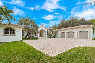 8480 SW 98th St in Miami, FL - Building Photo - Building Photo