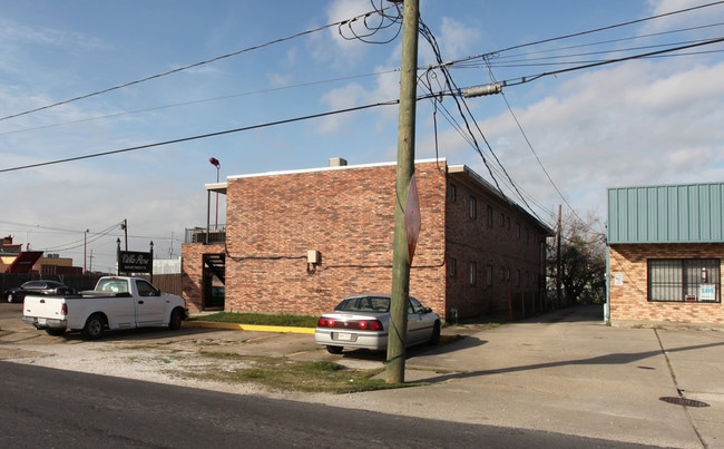 640 Westwood Dr in Marrero, LA - Foto de edificio - Building Photo