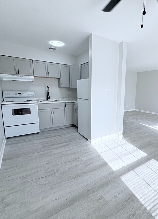 3700 Chateau Ln in Louisville, KY - Building Photo