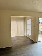 3001 Parker Ln in Austin, TX - Building Photo - Building Photo