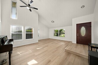 3219 The Highlands Dr in Sugar Land, TX - Building Photo - Building Photo