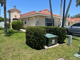 7565 Edisto Dr in Greenacres, FL - Building Photo