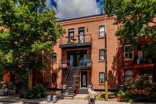 1011-1021 Rue Saint Ferdinand in Montréal, QC - Building Photo