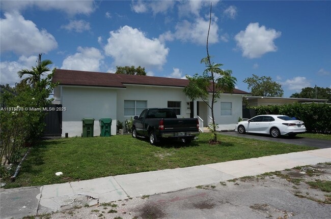 300 SW 52nd Ave in Coral Gables, FL - Building Photo - Building Photo