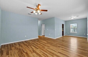 335 6th St in San Leon, TX - Building Photo - Building Photo