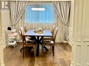 271 Lawson St in Oakville, ON - Building Photo - Building Photo