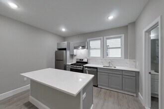 7 Lombardy Pl-Unit -2R in Maplewood, NJ - Building Photo - Building Photo
