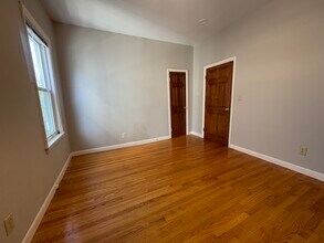 23 Tufts St, Unit 2F in Cambridge, MA - Building Photo - Building Photo