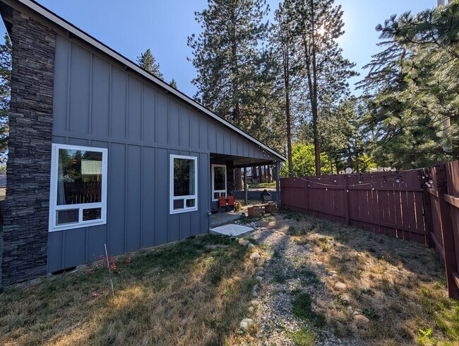 709 W 2nd St in Cle Elum, WA - Building Photo - Building Photo