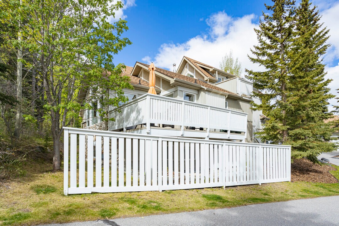 129 Carey in Canmore, AB - Building Photo