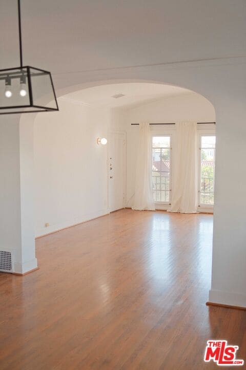 466 1/2 N Gardner St in Los Angeles, CA - Building Photo - Building Photo