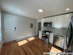 3 Mossland St in Somerville, MA - Building Photo - Building Photo