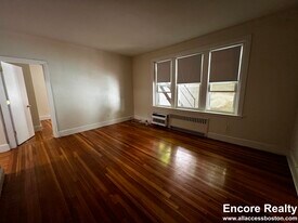 33 Lancaster Terrace in Brookline, MA - Building Photo