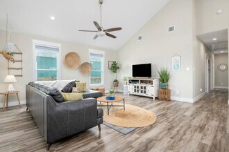 951 Gulf Shores Dr in Port Bolivar, TX - Building Photo - Building Photo