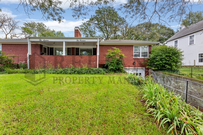 property at 1014 N Yale Ave