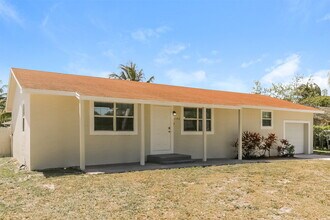1142 Monroe Blvd in Lantana, FL - Building Photo - Building Photo