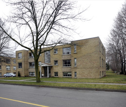 206 Felan Ave in Oakville, ON - Building Photo - Building Photo