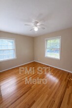 329 Caithness Rd in St. Louis, MO - Building Photo - Building Photo