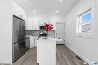 93 Spring St in West Haven, CT - Building Photo - Building Photo