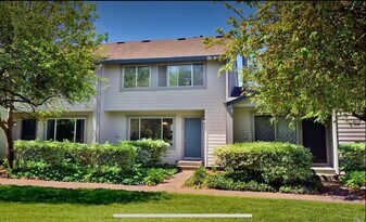 322 Gate Way in Santa Rosa, CA - Building Photo