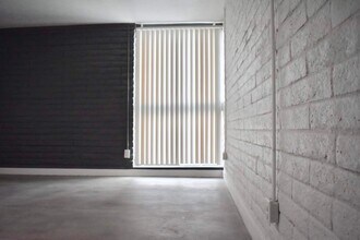 328 E Willetta St in Phoenix, AZ - Foto de edificio - Building Photo