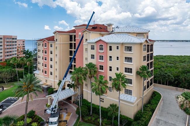 Palmas Del Sol I in Ft. Myers, FL - Building Photo - Building Photo