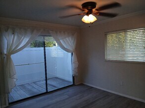 6100-6104 4th Ave S in St. Petersburg, FL - Foto de edificio - Building Photo