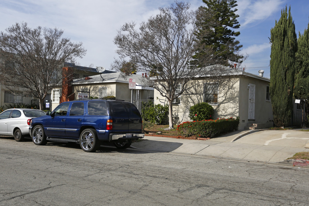 119 W Lomita Ave in Glendale, CA - Building Photo