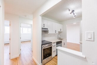 Wyldewood Estates in Calgary, AB - Building Photo - Building Photo