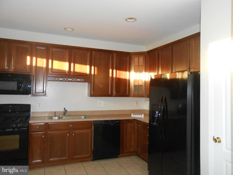 202 London Downs Cir in Stephens City, VA - Building Photo