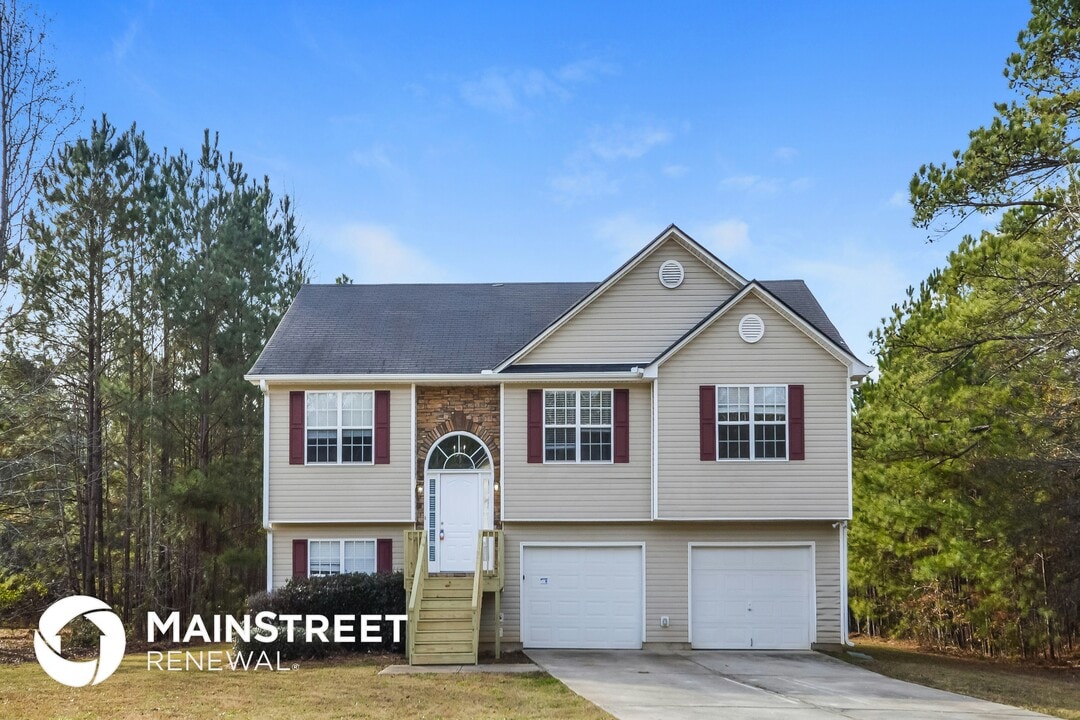 110 Tara Way in Covington, GA - Foto de edificio