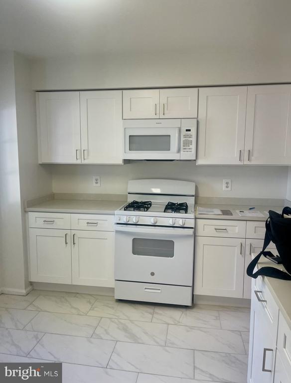 property at 6322 Magnolia Ave