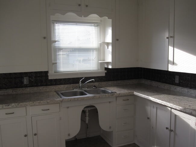 807 St Helens St in Yakima, WA - Building Photo - Building Photo