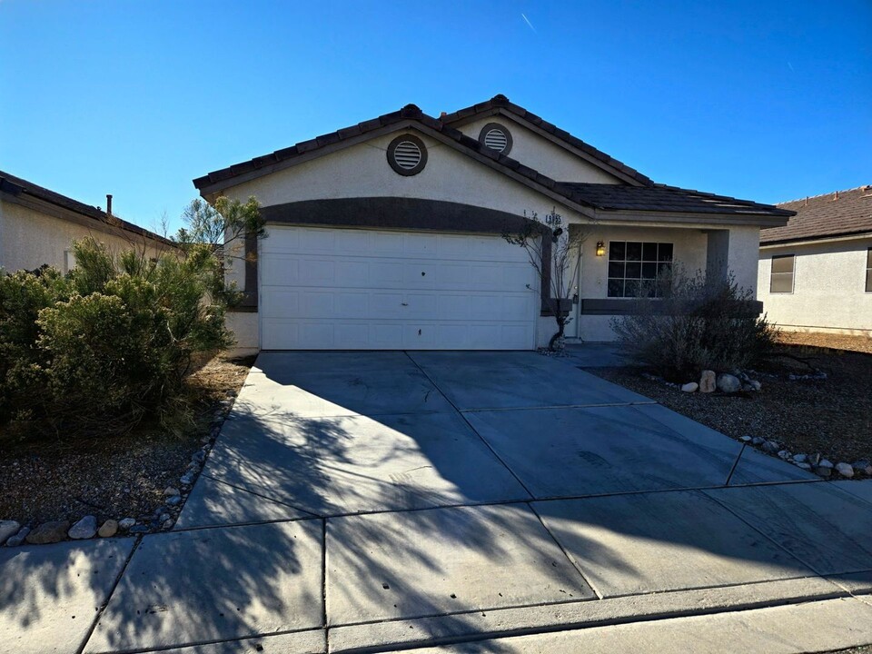 9055 Mountain Lakes Ave in Las Vegas, NV - Building Photo