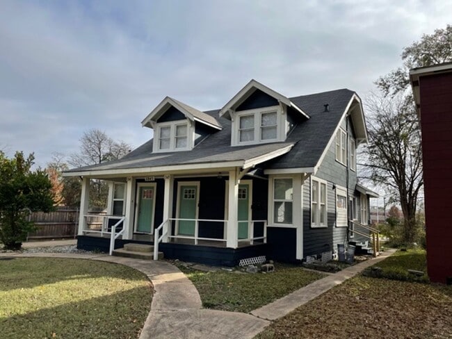 property at 1347 Glen Oak Pl