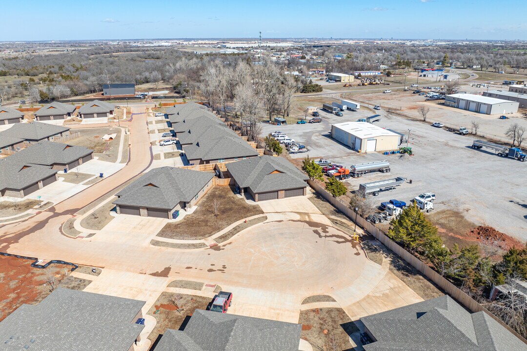 7624 Wildflower Way in Oklahoma City, OK - Building Photo