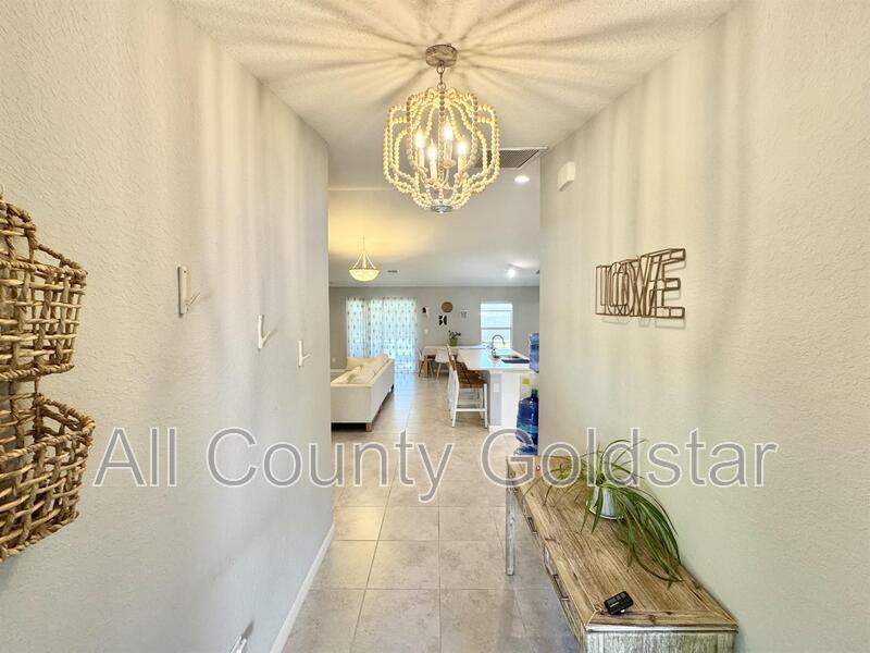 11373 Visby Ave in Port Charlotte, FL - Building Photo