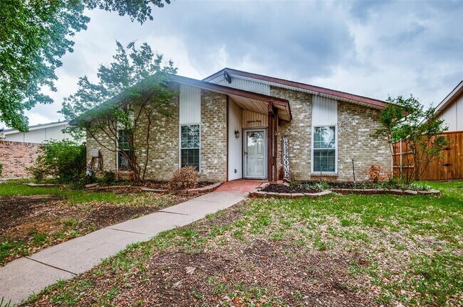 1840 Paxton Dr in Carrollton, TX - Building Photo - Building Photo