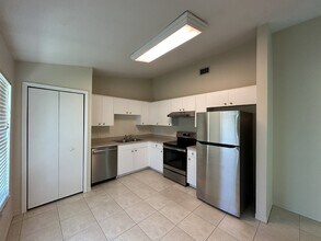 2090 Foxwood Dr in Melbourne, FL - Building Photo - Building Photo