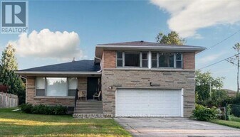 156 Cocksfield Ave in Toronto, ON - Building Photo
