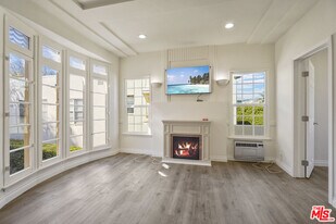 228 S Reeves Dr in Beverly Hills, CA - Building Photo