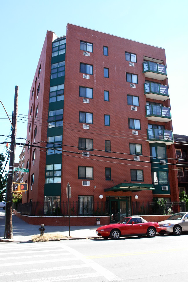 4133 Parsons Blvd in Flushing, NY - Building Photo - Building Photo