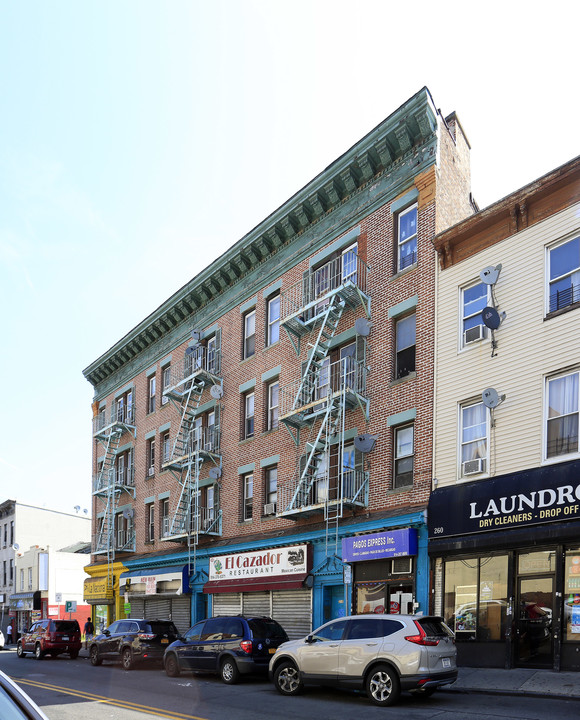 254-258 New Main St in Yonkers, NY - Foto de edificio