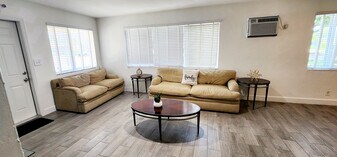 1901 Wiley St, Unit Oasis at hollywood lll in Hollywood, FL - Building Photo