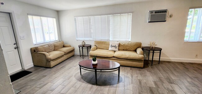 1901 Wiley St, Unit Oasis at hollywood lll