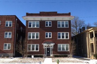256 E High St in Lexington, KY - Building Photo