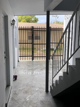 Washington Square Apartments in Hollywood, FL - Building Photo - Building Photo