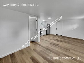 1357 W Talisman St in Tucson, AZ - Foto de edificio - Building Photo