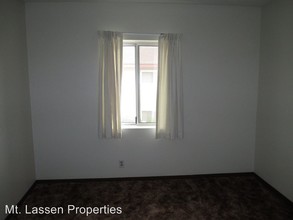 325 Alexander Ave in Susanville, CA - Building Photo - Building Photo